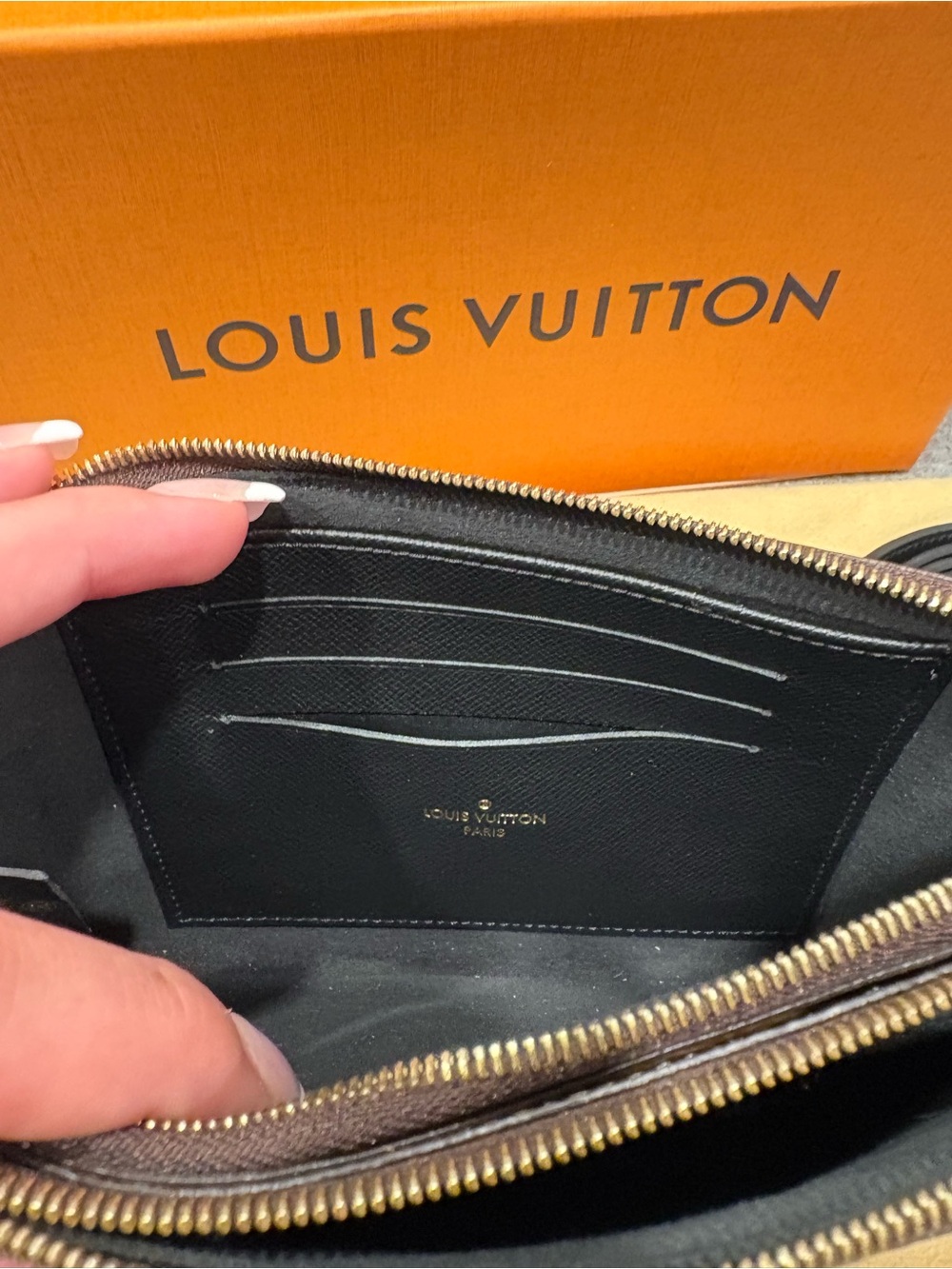 Louis Vuitton Double Zip Pochette Monogram Giant - Picture 11 of 16